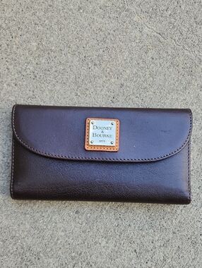 Dooney & Bourke Brown Leather  Wallet